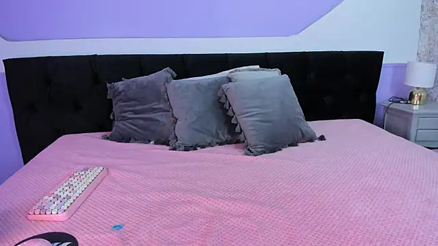 Julieta Cortes   online show from 19, 11, 2025