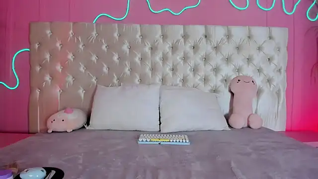 Julieta Cortes   online show from 3, 2, 2026