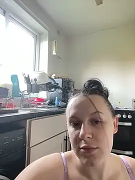 Snapshot of riri_bstvx chatting on 29, 10, 2025 riri bstvx online show from 29, 10, 2025