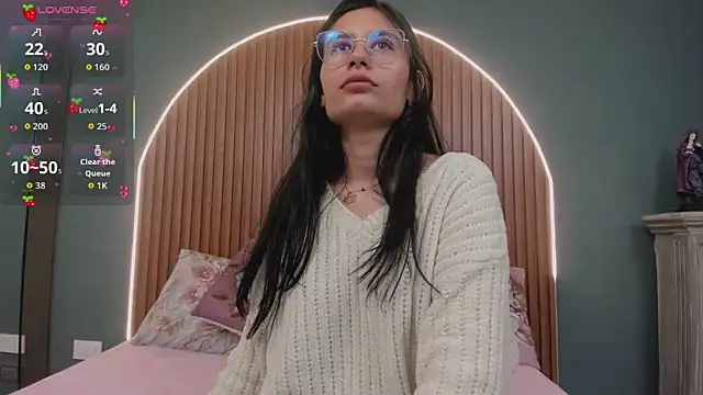 NayeCloud online show from 15, 11, 2025