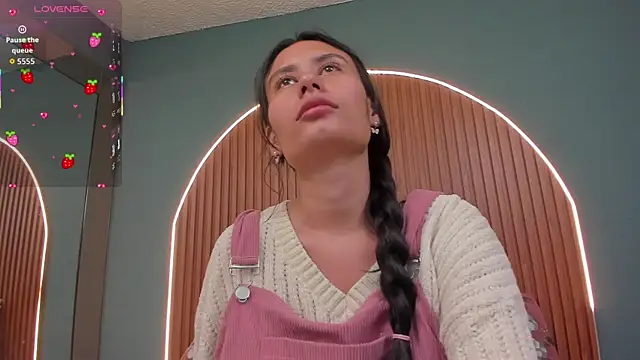 NayeCloud online show from 30, 11, 2025