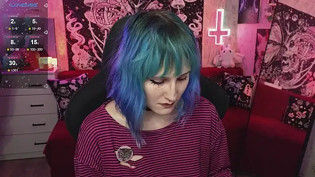 Snapshot of little_Elika chatting on 9, 11, 2025 little Elika online show from 9, 11, 2025