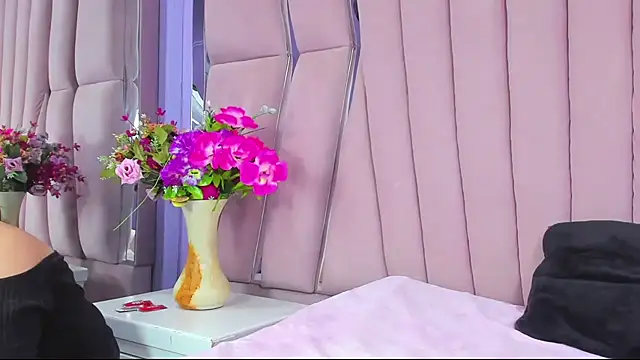 Snapshot of Sasha_Petitte chatting on 3, 12, 2025 Sasha Petitte online show from 3, 12, 2025