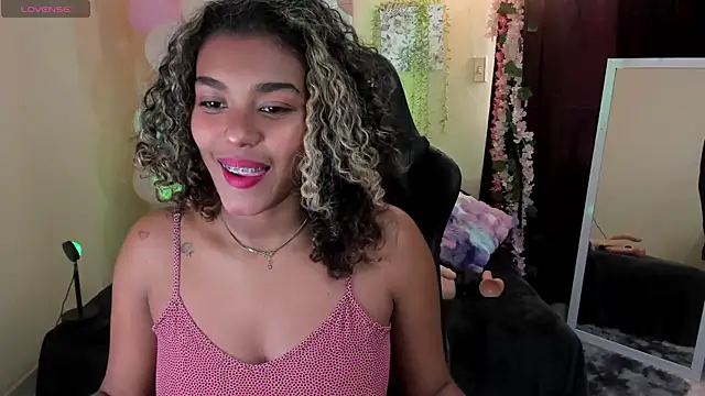 Snapshot of aleja_montiel__ chatting on 20, 1, 2025 aleja montiel online show from 20, 1, 2025