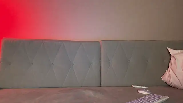 weshycouple online show from 4, 3, 2026