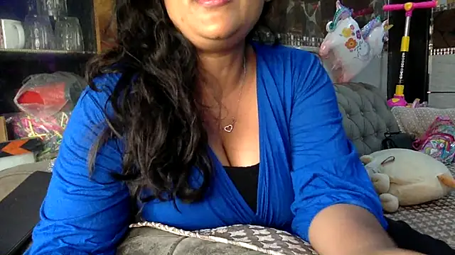 HaaniKaur online show from 6, 5, 2026