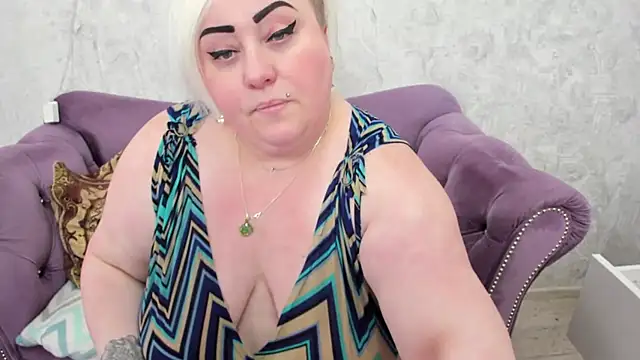 fashiona online show from 9, 3, 2025