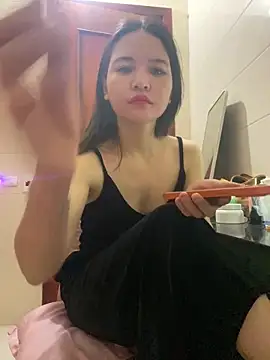 Snapshot of LiLi-Kirix99 chatting on 28, 5, 2026 LiLi-Kirix99 online show from 28, 5, 2026