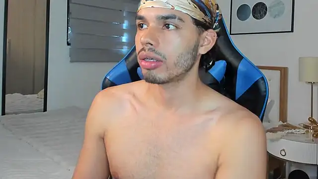 Snapshot of mateoleonee chatting on 10, 12, 2024 mateoleonee online show from 10, 12, 2024