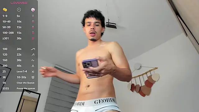 Snapshot of mateoleonee chatting on 11, 1, 2025 mateoleonee online show from 11, 1, 2025