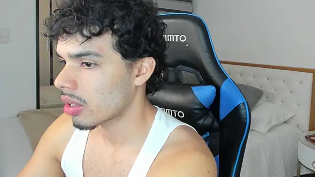 Snapshot of mateoleonee chatting on 21, 1, 2025 mateoleonee online show from 21, 1, 2025