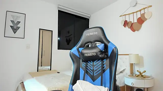 Snapshot of mateoleonee chatting on 1, 3, 2025 mateoleonee online show from 1, 3, 2025