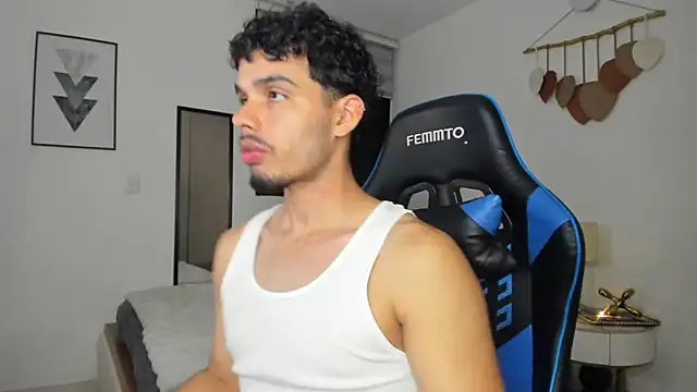 Snapshot of mateoleonee chatting on 23, 3, 2025 mateoleonee online show from 23, 3, 2025