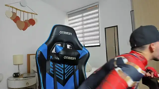 Snapshot of mateoleonee chatting on 13, 10, 2025 mateoleonee online show from 13, 10, 2025