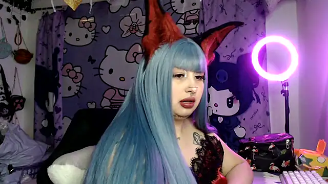 Snapshot of lussyevans24 chatting on 8, 7, 2026 lussyevans24 online show from 8, 7, 2026