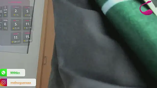 Snapshot of DanielaSaenz0 chatting on 22, 10, 2025 DanielaSaenz0 online show from 22, 10, 2025