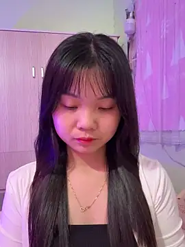 Maeve2k5 online show from 28, 11, 2025