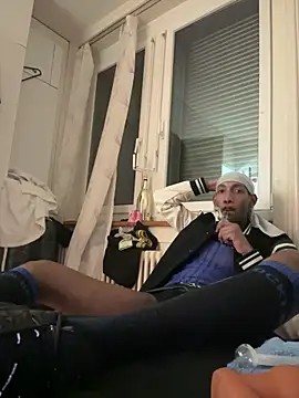 Snapshot of esteraulxxx chatting on 25, 9, 2025 esteraulxxx online show from 25, 9, 2025