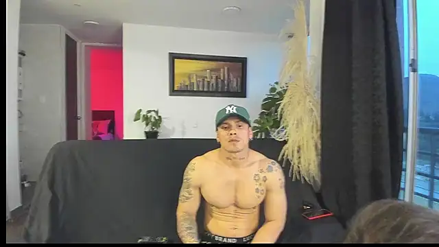 Snapshot of MARCELOANDLUCIAN chatting on 23, 9, 2025 MARCELOANDLUCIAN online show from 23, 9, 2025