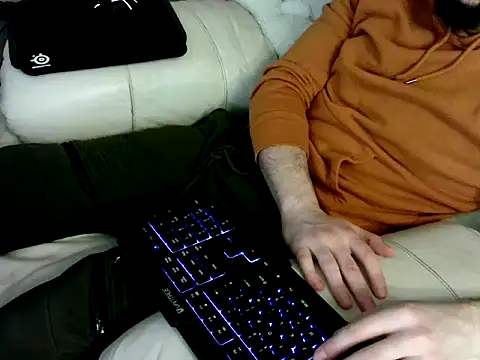 Snapshot of MrStraightDik chatting on 3, 2, 2025 MrStraightDik online show from 3, 2, 2025