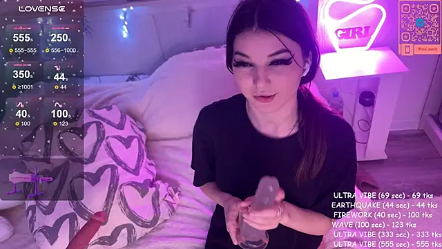 Snapshot of Veronica_leal chatting on 8, 12, 2024 Veronica leal online show from 8, 12, 2024