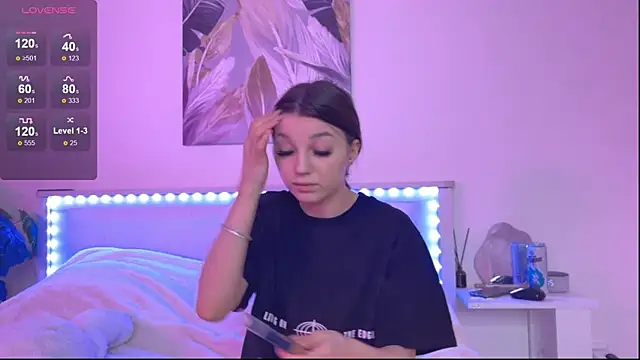 Snapshot of Veronica_leal chatting on 28, 10, 2025 Veronica leal online show from 28, 10, 2025