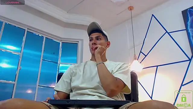 Snapshot of Valerio_20 chatting on 11, 12, 2024 Valerio 20 online show from 11, 12, 2024