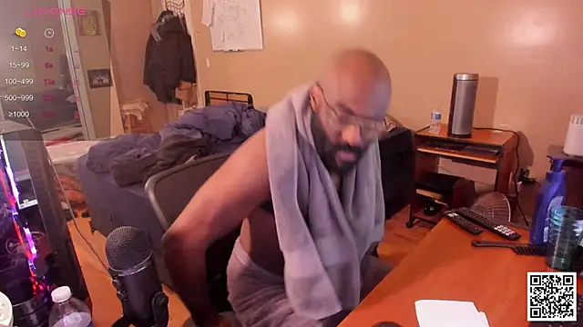 MrChuckDailyXXX online show from 6, 12, 2024