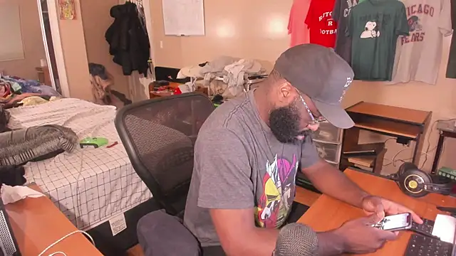 MrChuckDailyXXX online show from 9, 10, 2025