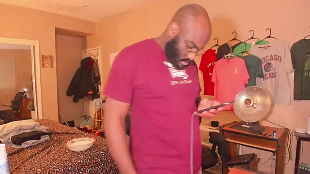 MrChuckDailyXXX online show from 17, 12, 2025