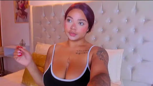 Eloisa cleavage  online show from 8, 10, 2025