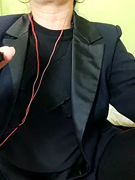 Snapshot of Hangem111 chatting on 8, 2, 2026 Hangem111 online show from 8, 2, 2026