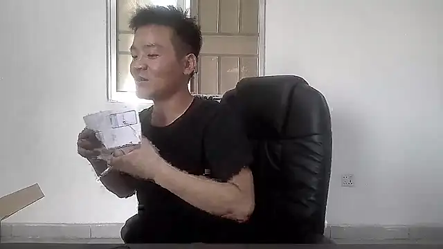 Snapshot of kisstoyousoon2024 chatting on 8, 10, 2025 kisstoyousoon2024 online show from 8, 10, 2025