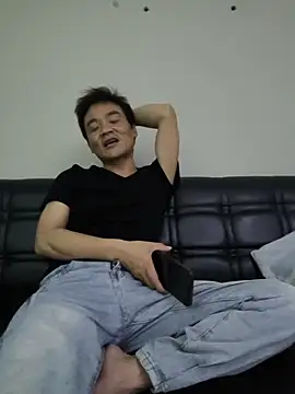 kisstoyousoon2024 online show from 16, 2, 2026