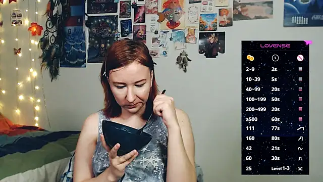 Snapshot of licentia__poetica chatting on 19, 12, 2025 licentia poetica online show from 19, 12, 2025