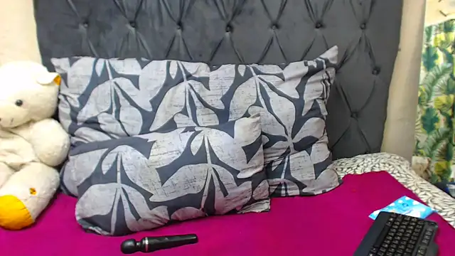 SAVAGExBOO online show from 25, 1, 2025