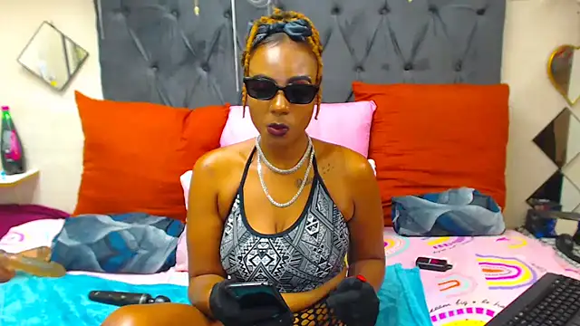 SAVAGExBOO online show from 22, 3, 2025