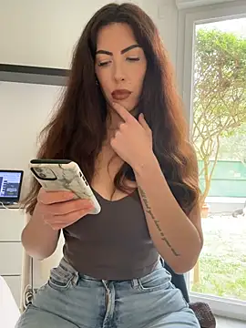 Snapshot of Eyline chatting on 12, 4, 2026 Eyline online show from 12, 4, 2026