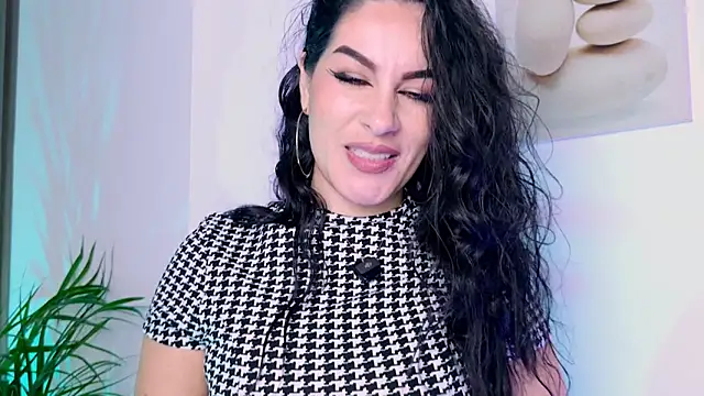 Pamela Rosal online show from 13, 4, 2026