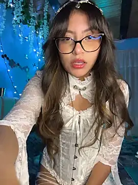 Lily candy X online show from 17, 3, 2026