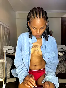 Snapshot of monic421 chatting on 12, 11, 2025 monic421 online show from 12, 11, 2025