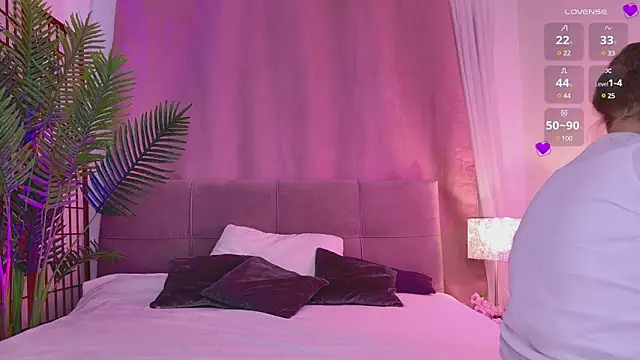 Snapshot of Mia__Peach chatting on 24, 1, 2025 Mia Peach online show from 24, 1, 2025