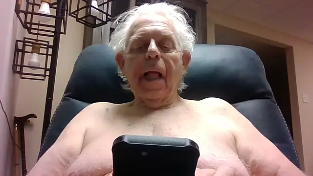 Snapshot of bootlegmanz chatting on 18, 4, 2026 bootlegmanz online show from 18, 4, 2026