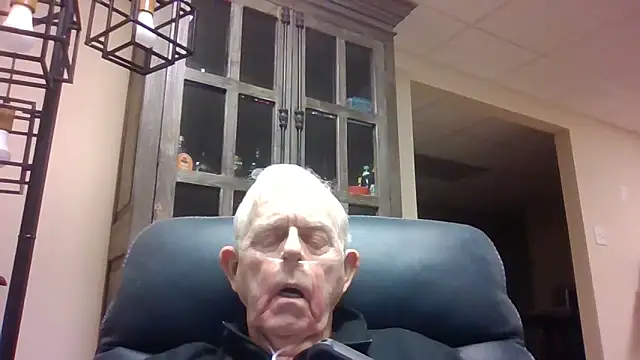 Snapshot of bootlegmanz chatting on 3, 5, 2026 bootlegmanz online show from 3, 5, 2026