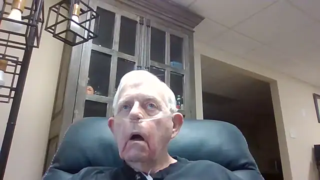 Snapshot of bootlegmanz chatting on 4, 5, 2026 bootlegmanz online show from 4, 5, 2026