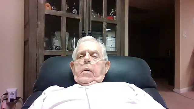 Snapshot of bootlegmanz chatting on 17, 5, 2026 bootlegmanz online show from 17, 5, 2026
