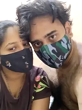 Snapshot of IND_COUPLE1 chatting on 9, 1, 2025 IND COUPLE1 online show from 9, 1, 2025