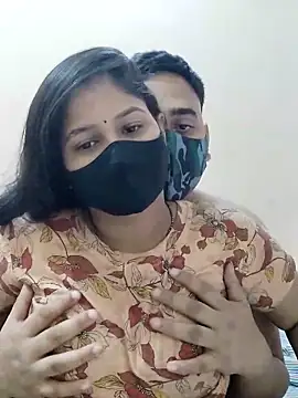 Snapshot of IND_COUPLE1 chatting on 24, 1, 2025 IND COUPLE1 online show from 24, 1, 2025