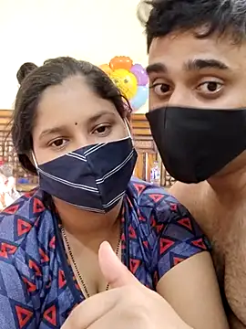 Snapshot of IND_COUPLE1 chatting on 13, 2, 2025 IND COUPLE1 online show from 13, 2, 2025