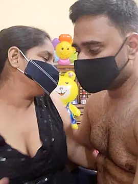 Snapshot of IND_COUPLE1 chatting on 24, 2, 2025 IND COUPLE1 online show from 24, 2, 2025